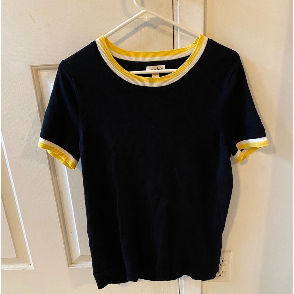Maison Jules Black Short Sleeved Sweater
Pretty Pre-Owned Cond.
Size: XL
